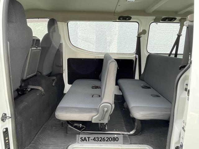 Nissan NV350 Caravan 2016-11 8011763-10
