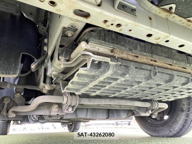 Nissan NV350 Caravan 2016-11 8011763-12
