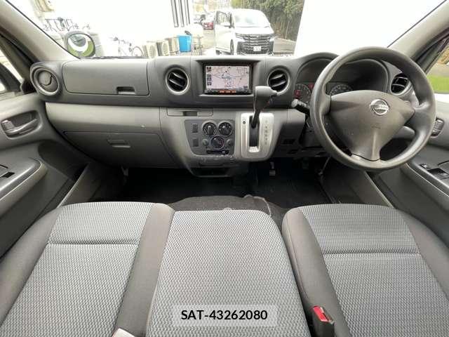 Nissan NV350 Caravan 2016-11 8011763-4