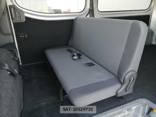 Nissan NV350 Caravan 2021-05 8011792-11