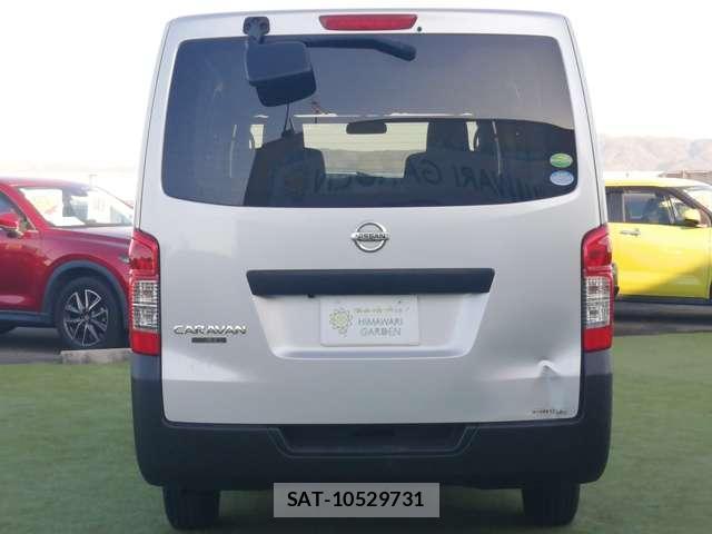 Nissan NV350 Caravan 2021-05 8011792-15
