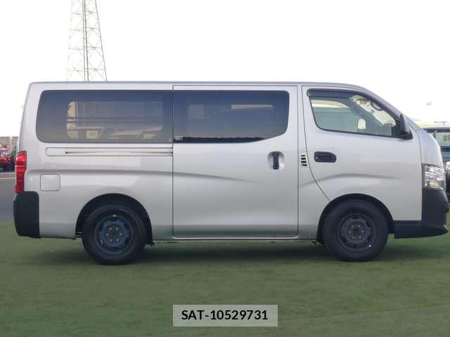 Nissan NV350 Caravan 2021-05 8011792-16