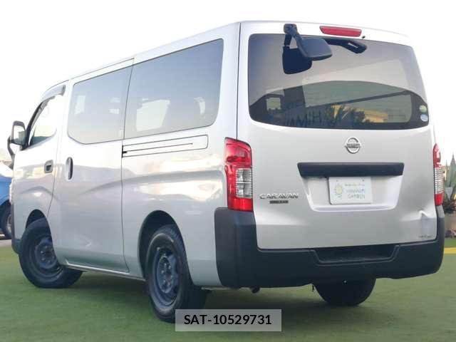 Nissan NV350 Caravan 2021-05 8011792-3