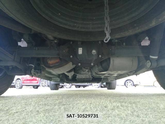 Nissan NV350 Caravan 2021-05 8011792-8