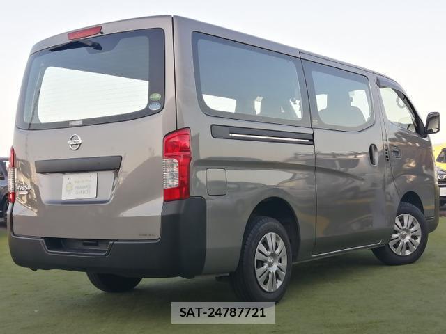 Nissan NV350 Caravan 2012-06 8011793-1