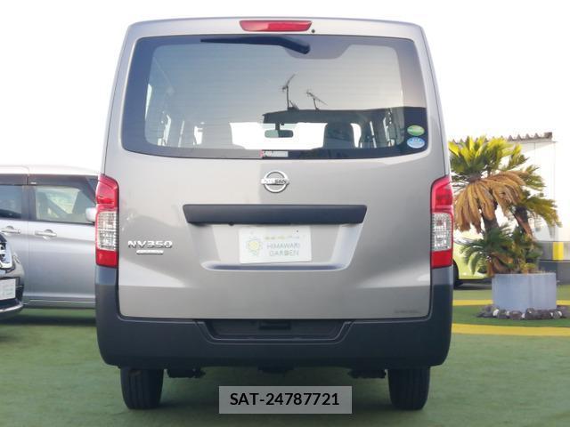 Nissan NV350 Caravan 2012-06 8011793-15