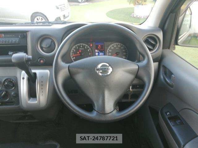Nissan NV350 Caravan 2012-06 8011793-4