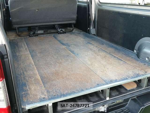Nissan NV350 Caravan 2012-06 8011793-7