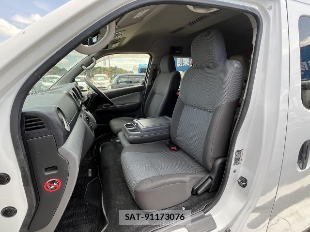 Nissan NV350 Caravan 2016-08 8012034-9