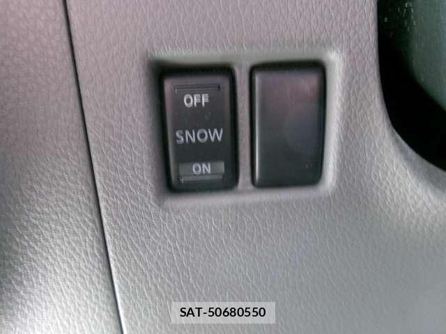 Nissan NV350 Caravan 2014-08 8012638-14
