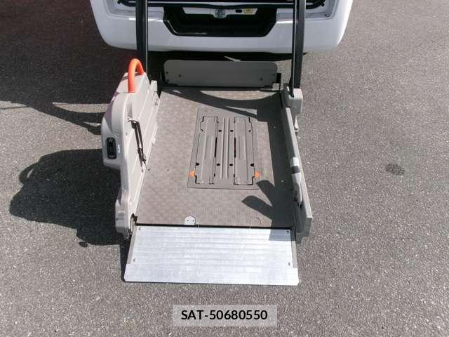 Nissan NV350 Caravan 2014-08 8012638-5
