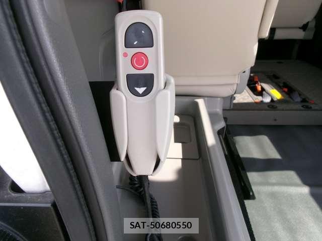 Nissan NV350 Caravan 2014-08 8012638-8