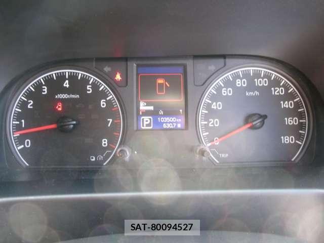 Nissan NV350 Caravan 2015-05 8012639-16