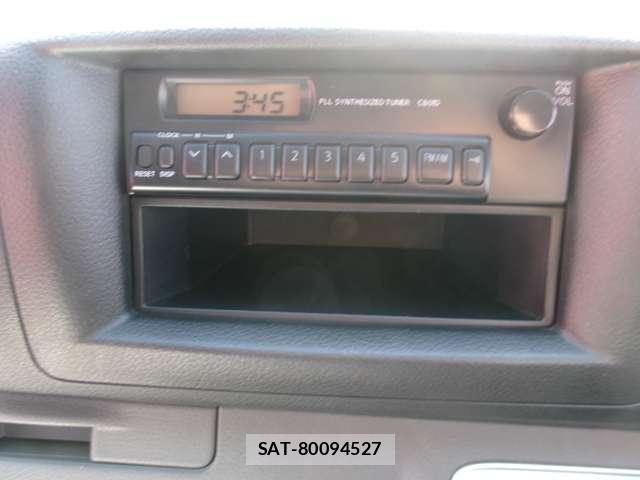 Nissan NV350 Caravan 2015-05 8012639-19