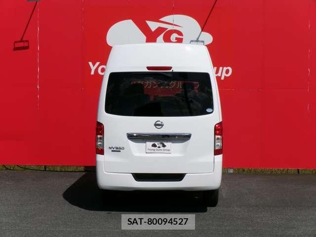 Nissan NV350 Caravan 2015-05 8012639-4