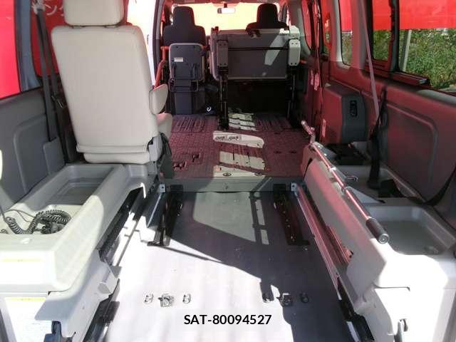 Nissan NV350 Caravan 2015-05 8012639-6