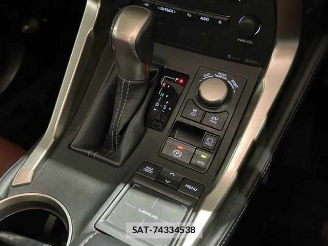 Lexus NX 2014-10 8011185-15
