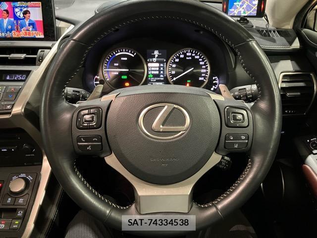 Lexus NX 2014-10 8011185-17