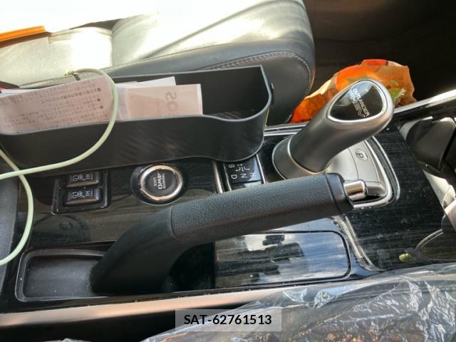 Mitsubishi OUTLANDER PHEV 2015-07 8005226-18