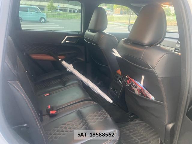 Mitsubishi OUTLANDER PHEV 2022-06 8005333-12