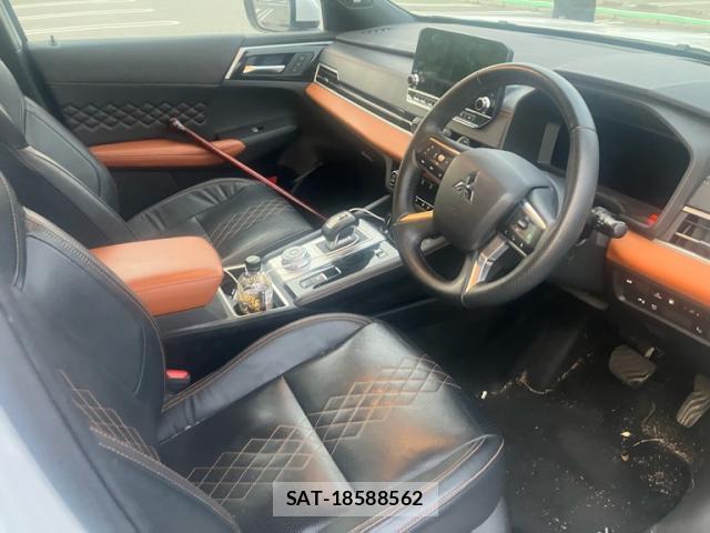 Mitsubishi OUTLANDER PHEV 2022-06 8005333-13