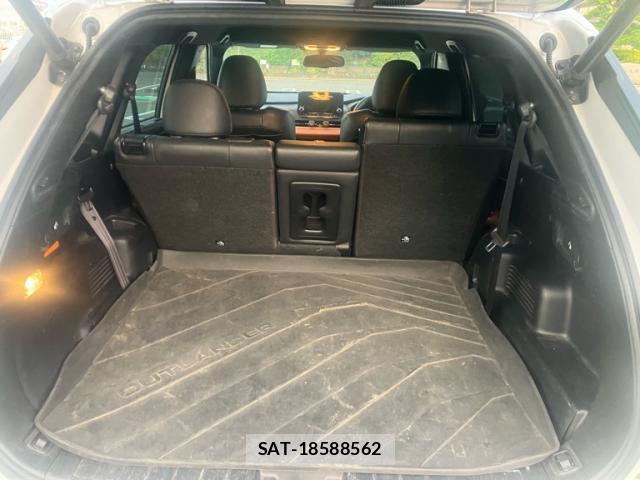 Mitsubishi OUTLANDER PHEV 2022-06 8005333-4