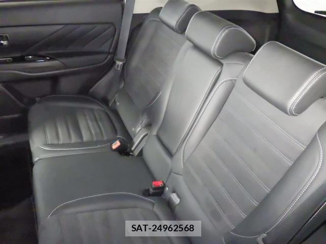 Mitsubishi OUTLANDER PHEV 2016-02 8007513-5