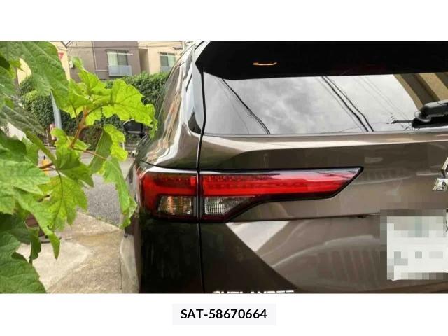 Mitsubishi OUTLANDER PHEV 2022-05 8009285-13