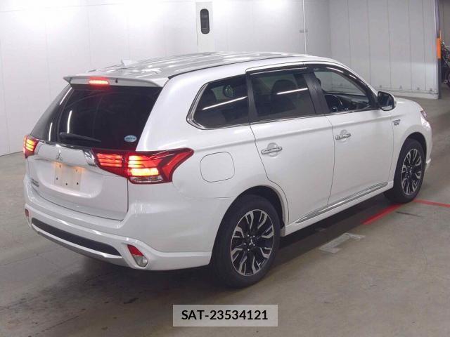 Mitsubishi OUTLANDER PHEV 2015-08 8010483-4