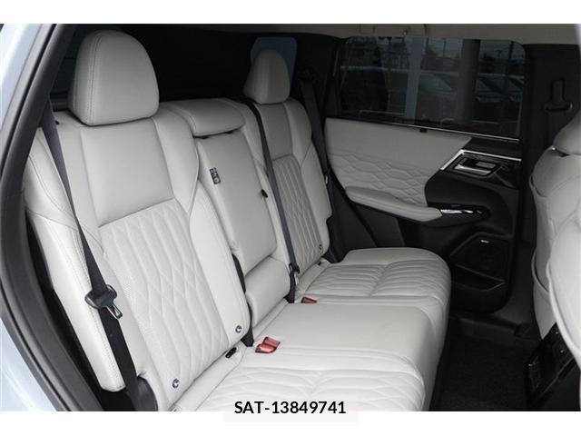 Mitsubishi OUTLANDER PHEV 2024-11 8010805-15