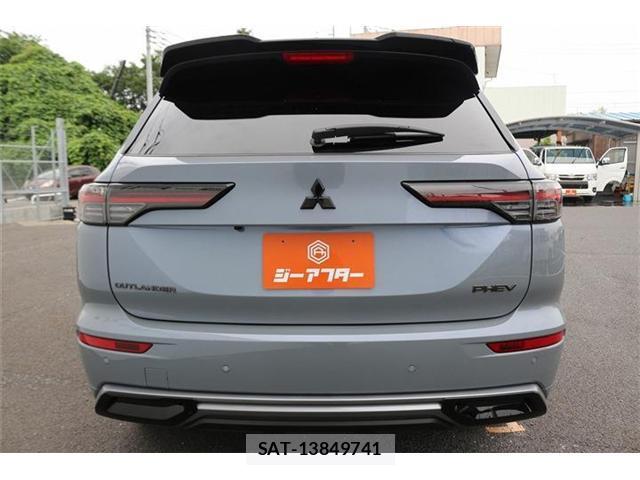 Mitsubishi OUTLANDER PHEV 2024-11 8010805-9