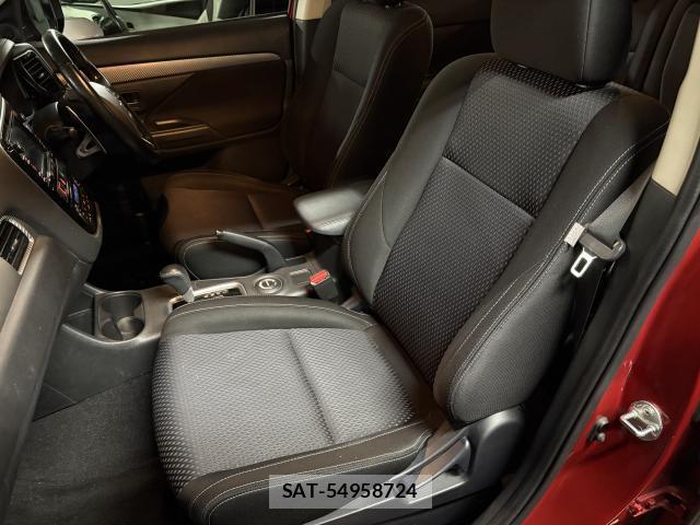 Mitsubishi OUTLANDER 2015-11 8010478-5