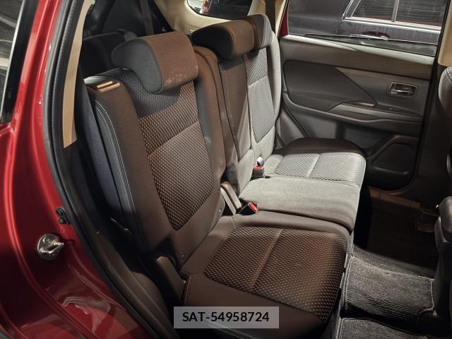 Mitsubishi OUTLANDER 2015-11 8010478-6
