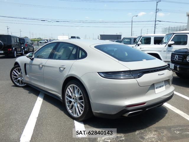 Porsche PANAMERA 2023-06 8005732-16