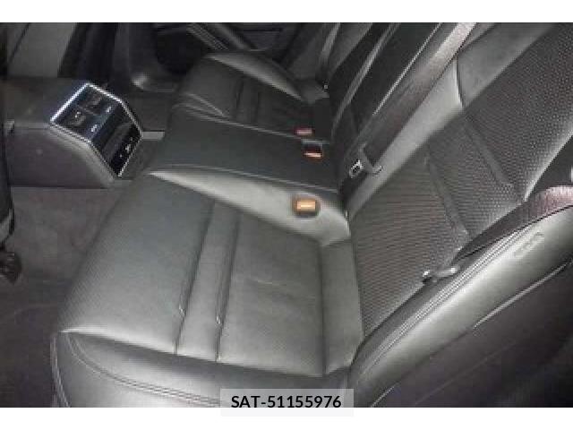 Porsche PANAMERA 2019-08 8009302-4