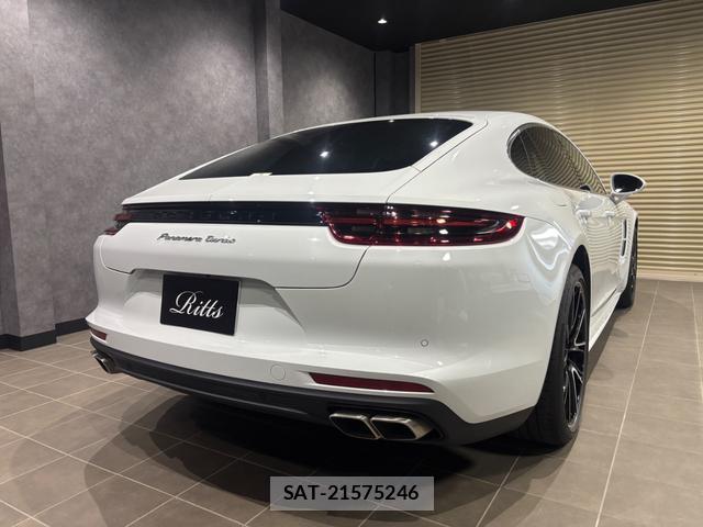 Porsche PANAMERA 2019-05 8009751-4