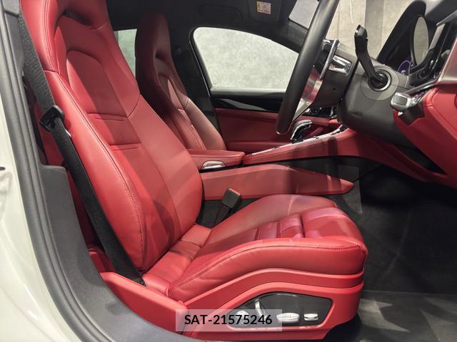 Porsche PANAMERA 2019-05 8009751-5