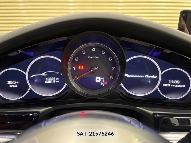 Porsche PANAMERA 2019-05 8009751-9