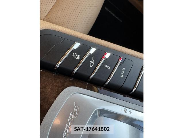 Porsche PANAMERA 2015-06 8010369-12