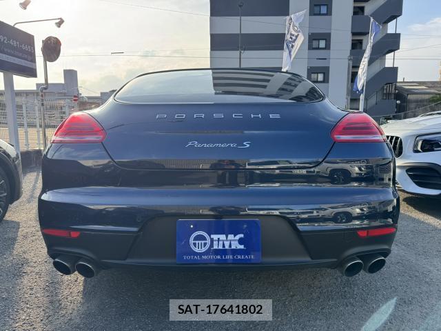 Porsche PANAMERA 2015-06 8010369-3