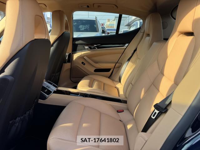 Porsche PANAMERA 2015-06 8010369-6
