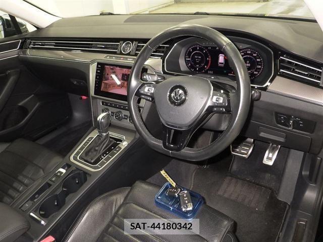 VolksWagen PASSAT ALLTRACK 2018-12 8009281-2