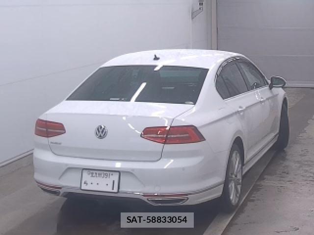 VolksWagen PASSAT 2018-12 7815238-1