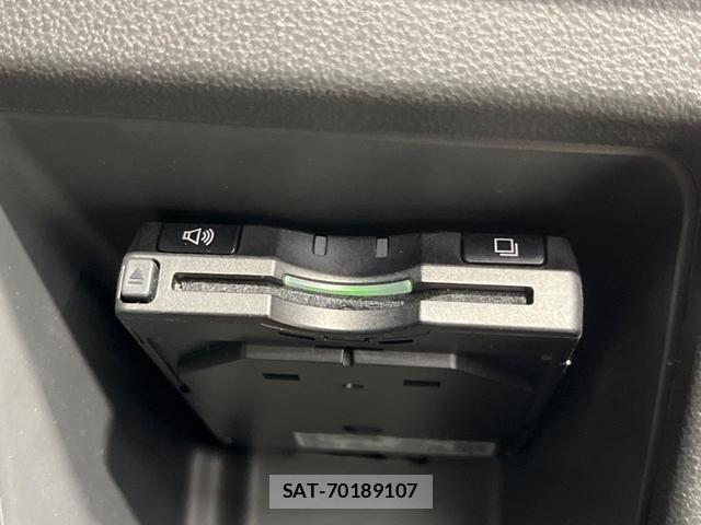 Toyota Pixis Mega 2016-05 8007669-5
