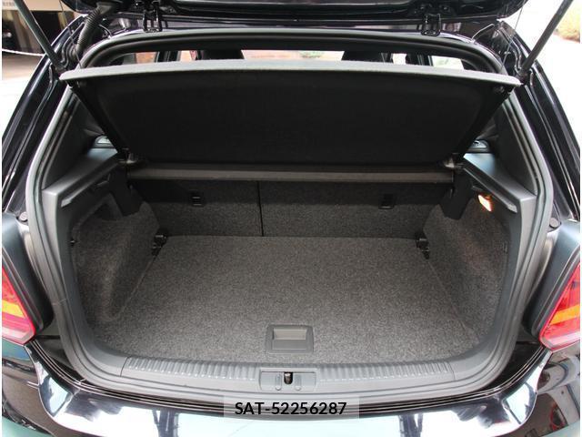 VolksWagen POLO 2015-11 8004443-18