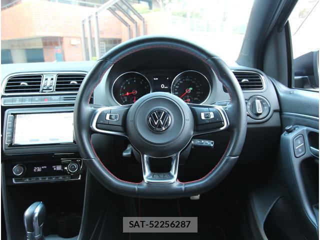 VolksWagen POLO 2015-11 8004443-2