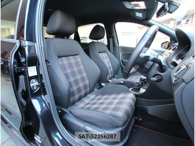 VolksWagen POLO 2015-11 8004443-5