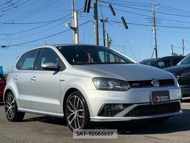 VolksWagen POLO 2017-04 8008432-14