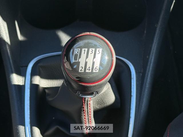 VolksWagen POLO 2017-04 8008432-4