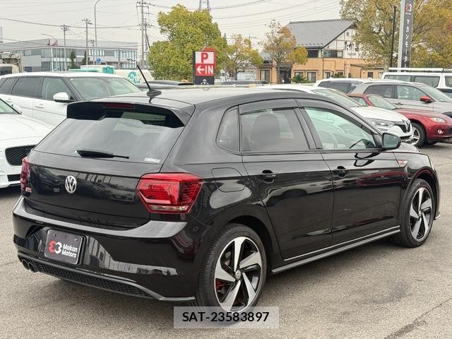 VolksWagen POLO 2019-11 8008433-11